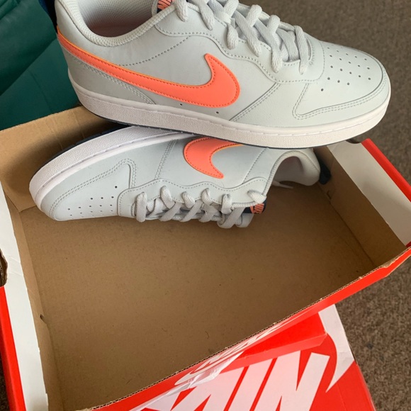 Nike court borough pure platinum shoes. Never worn. Brand new. Box has no lid - Picture 9 of 12